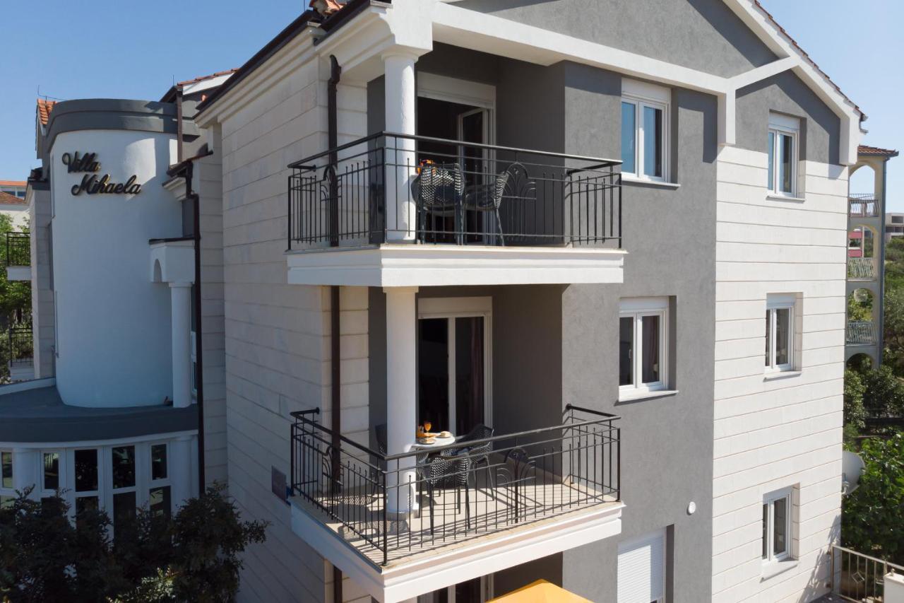 Island Resort Mihaela - Happy Rentals Trogir Exterior foto