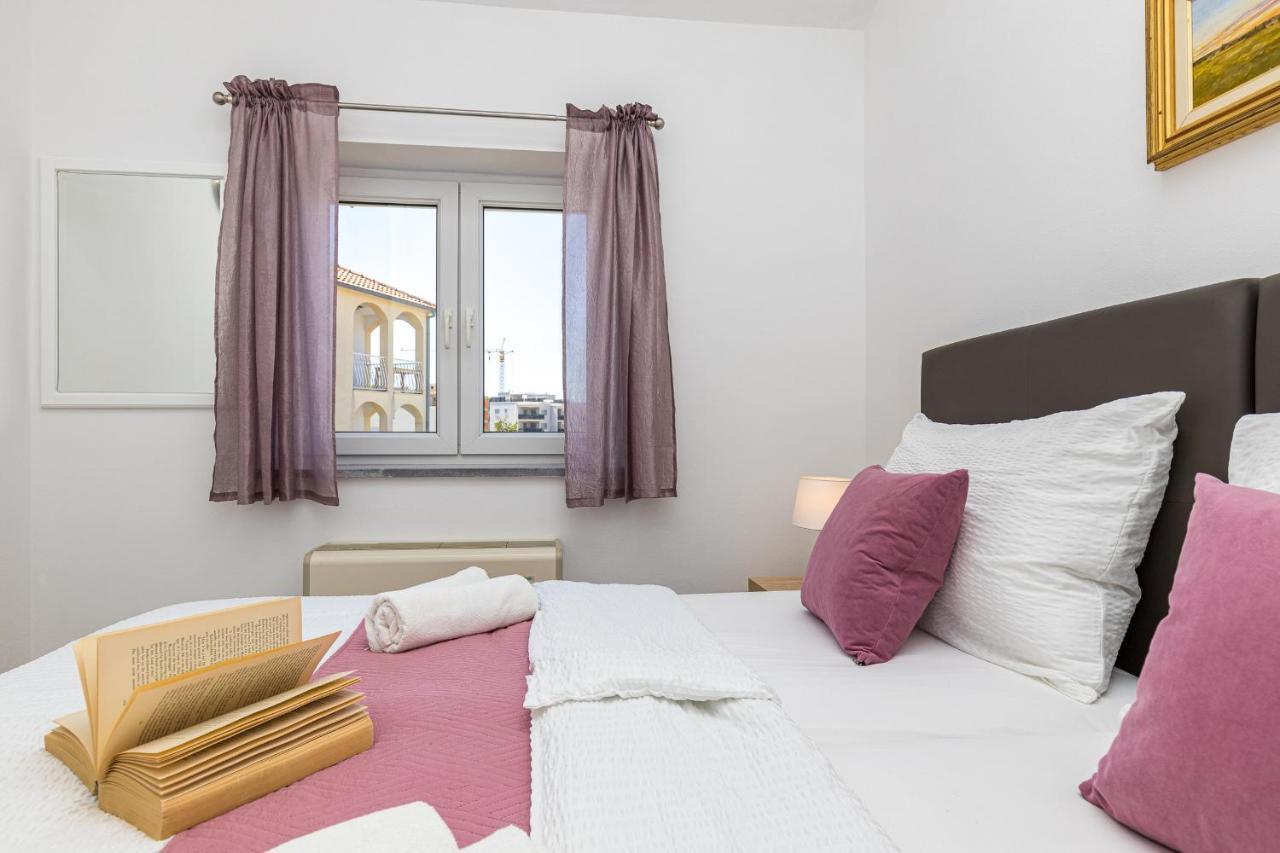Island Resort Mihaela - Happy Rentals Trogir Exterior foto